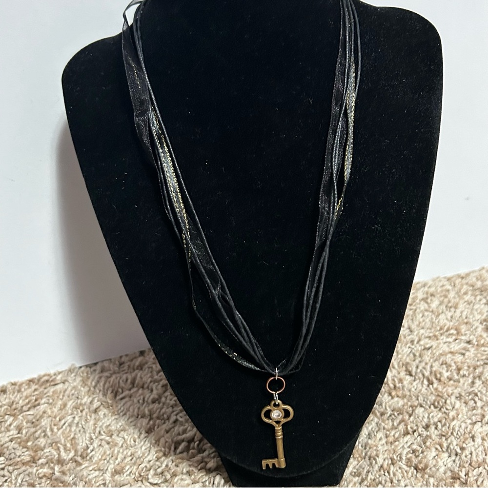 Handmade Gold Key Rhinestone Necklace - Picture 4 of 6